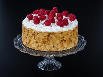 7 consigli per preparare la torta Charlotte con lamponi